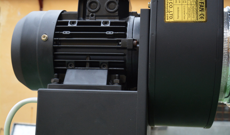 化妝瓶噴涂UV固化機.jpg 化妝瓶噴涂UV固化機.jpg