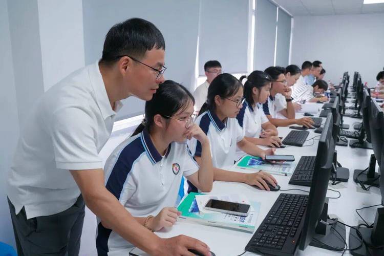 聚焦ai賦能教學,共促專業發展